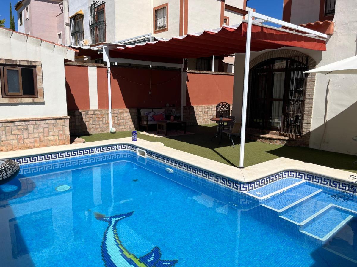 Casa Con Piscina Cerca De Sevilla Eksteriør billede